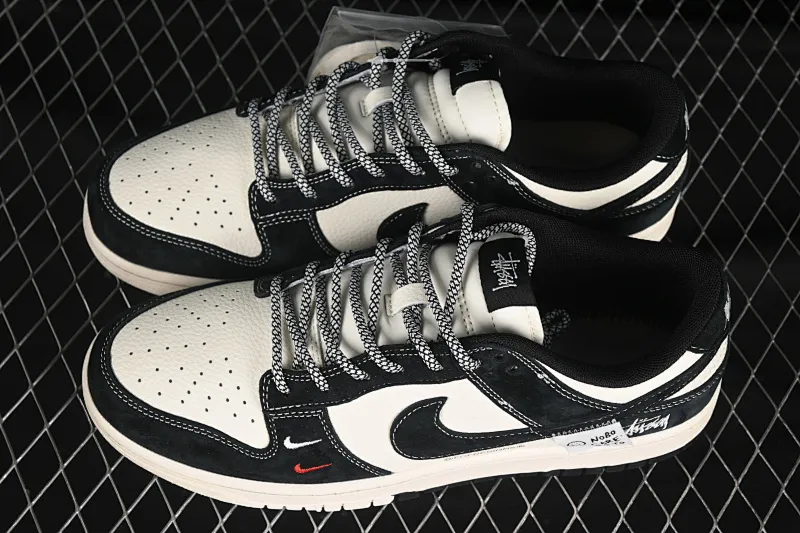All categories Nk SB Dunk Series Nk SB Dunk Low High-end customized low-top sneakers Nike SB Dunk Low Stussy series Patch black hook Anniversary high-end customized low-top casual sneakers YX5066-295
